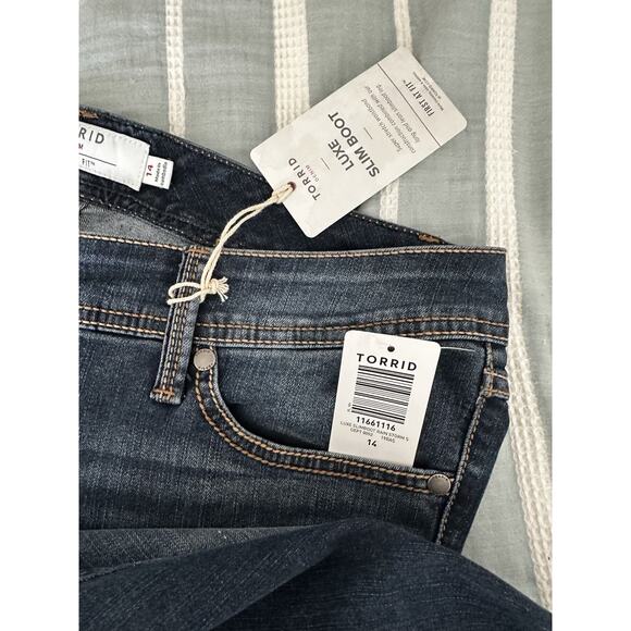 New Torrid Plus Luxe Slim Boot Cut Dark Wash Stretch Denim Blue Jeans 14 - Picture 3 of 6